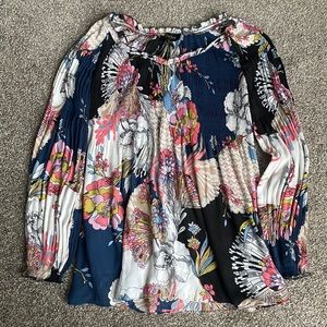 Floral detailed waist and sleeve pinched tunic